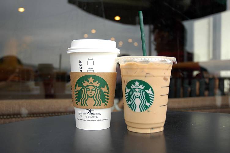星巴克困境重重：业绩疲软、食品安全问题，还能走多远？