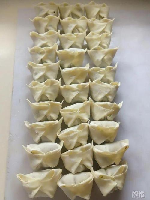 杭州小学生藏暑假作业于商场冰箱，背后心理及店员暖心归还