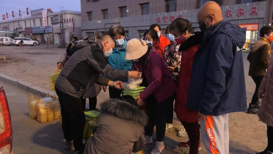 内蒙古额济纳旗疫情严重致居家抗疫，游客遇困难